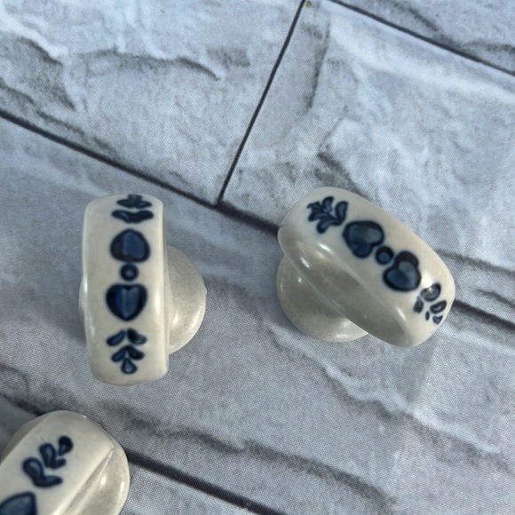 Vintage Pfaltzgraff ceramic Yorktowne napkin ring set of 6 footed - Picture 4 of 4